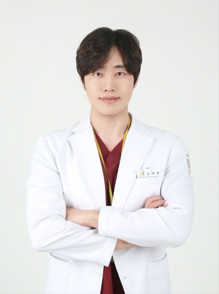 [김예원 박사의 댕댕이 건강 바이블] 반려동물 스케일링은 예방이 아닌... - 뉴스 썸네일 이미지